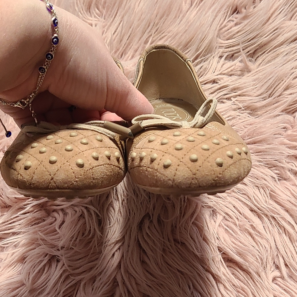 Tod's Women's Tan Leather Flats sz 37 - Picture 3 of 5